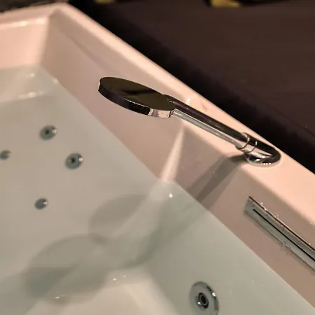 Week-end En Amoureux & Jacuzzi Privatif A 30min De Paris Apartament