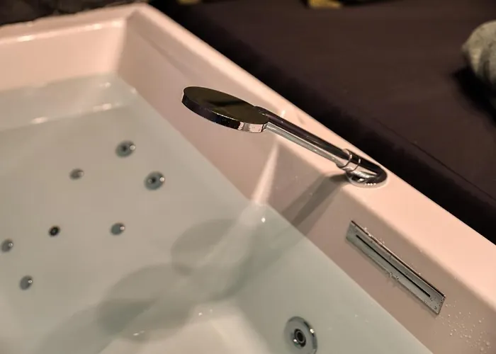 Nuit Romantique Avec Jacuzzi Privatif - Experience Immersive - 30Min De Paris Lejlighed